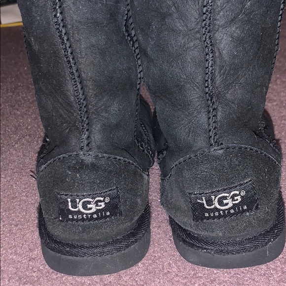 Black tall ugg's - Picture 2 of 4